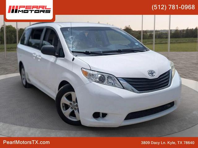 Photo of 2011 Super White Toyota Sienna
