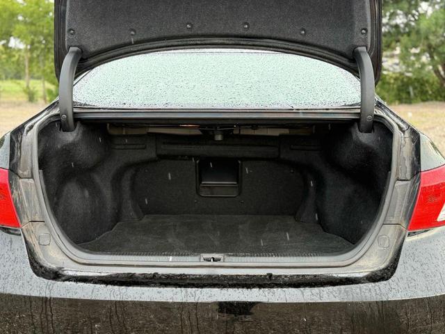 Photo of 2009 Black Lexus ES 350