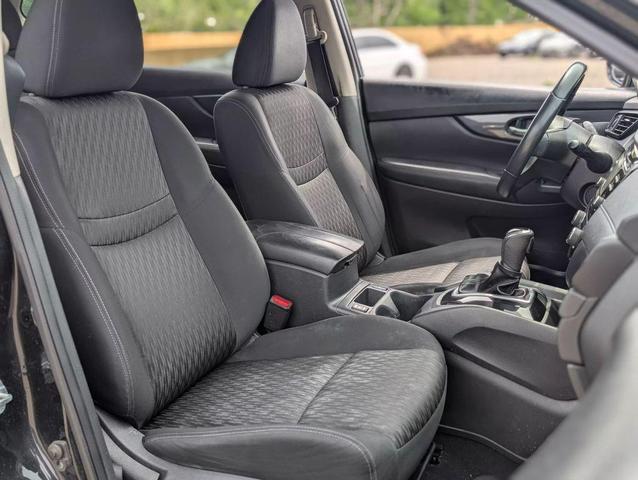 Photo of 2017 Magnetic Black Nissan Rogue