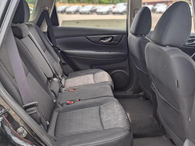 Photo of 2017 Magnetic Black Nissan Rogue