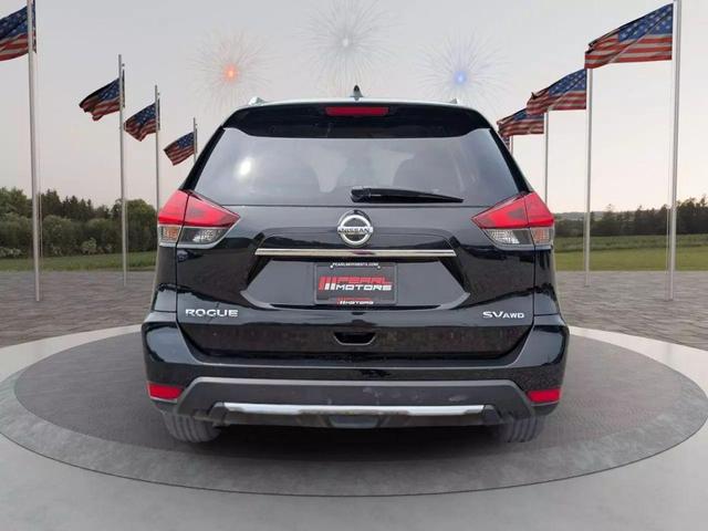 Photo of 2017 Magnetic Black Nissan Rogue