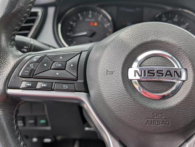 Photo of 2017 Magnetic Black Nissan Rogue