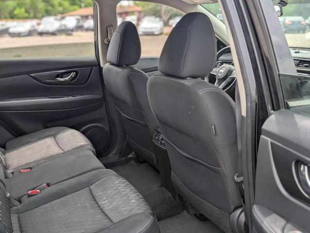 Photo of 2017 Magnetic Black Nissan Rogue