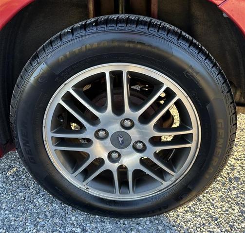 Photo of 2011 Red Ford Focus