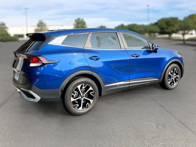 Photo of 2023 Sapphire Blue Kia Sportage