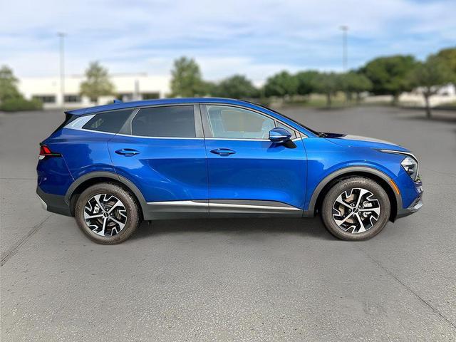 Photo of 2023 Sapphire Blue Kia Sportage