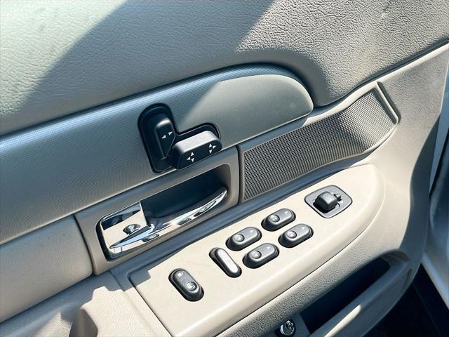 Photo of 2008 Vibrant White Clearcoat Mercury Grand Marquis