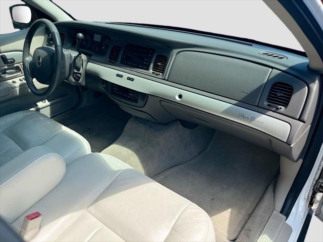Photo of 2008 Vibrant White Clearcoat Mercury Grand Marquis