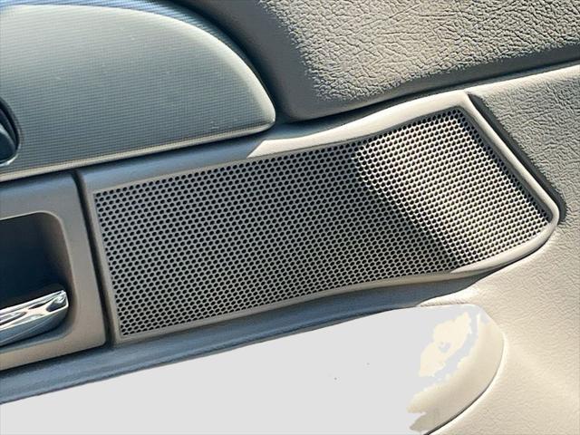 Photo of 2008 Vibrant White Clearcoat Mercury Grand Marquis