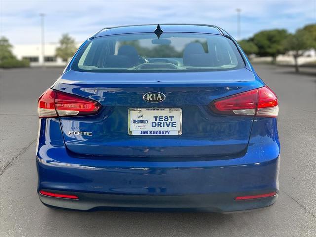 Photo of 2017 Deep Sea Blue Kia Forte