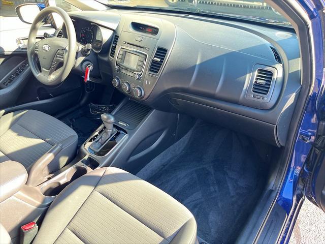 Photo of 2017 Deep Sea Blue Kia Forte