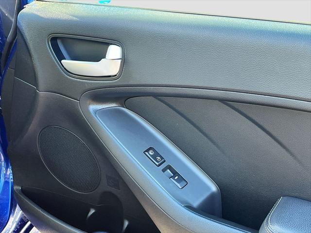Photo of 2017 Deep Sea Blue Kia Forte