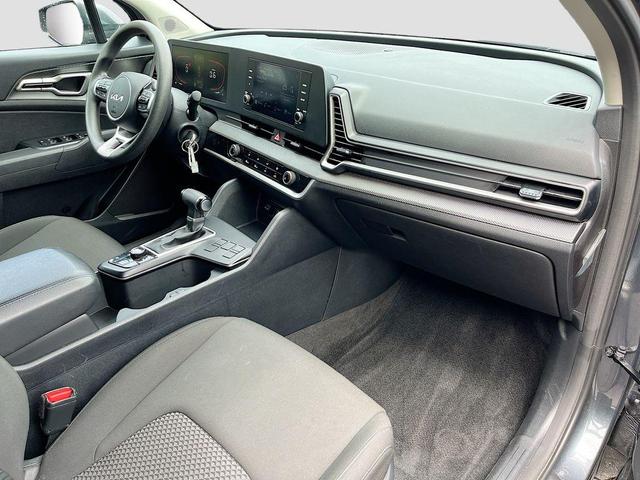 Photo of 2024 Gravity Gray Kia Sportage