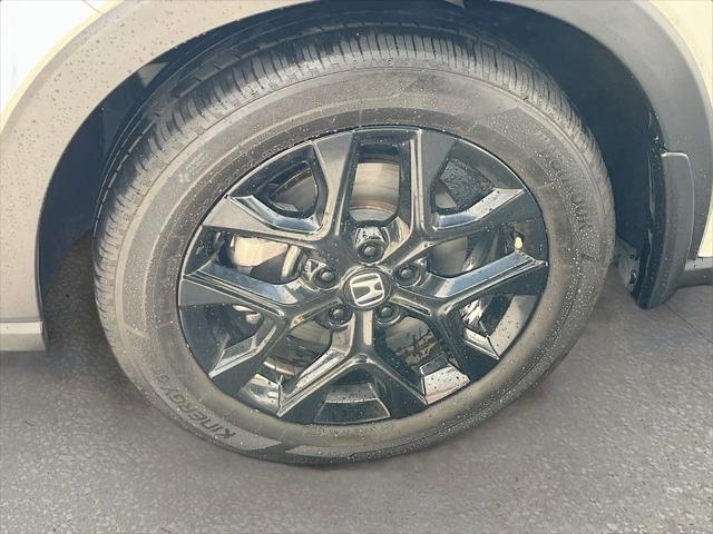 Photo of 2024 Platinum White Pearl Honda HR-V