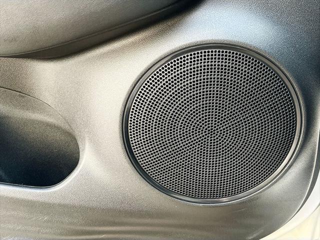 Photo of 2024 Platinum White Pearl Honda HR-V