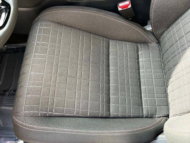 Photo of 2024 Platinum White Pearl Honda HR-V