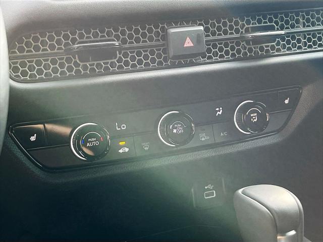 Photo of 2024 Platinum White Pearl Honda HR-V