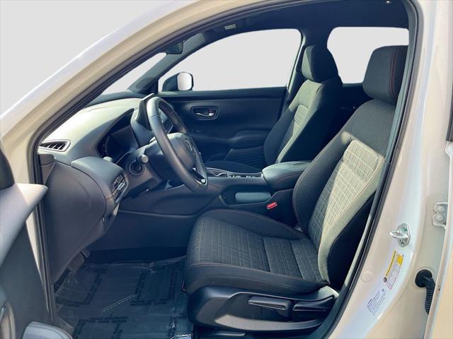 Photo of 2024 Platinum White Pearl Honda HR-V