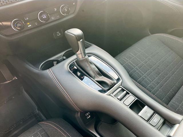 Photo of 2024 Platinum White Pearl Honda HR-V