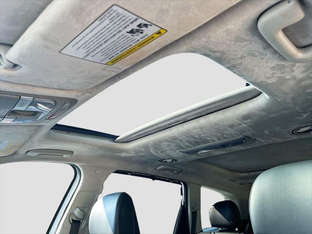 Photo of 2024 Glacial White Pearl Kia Telluride