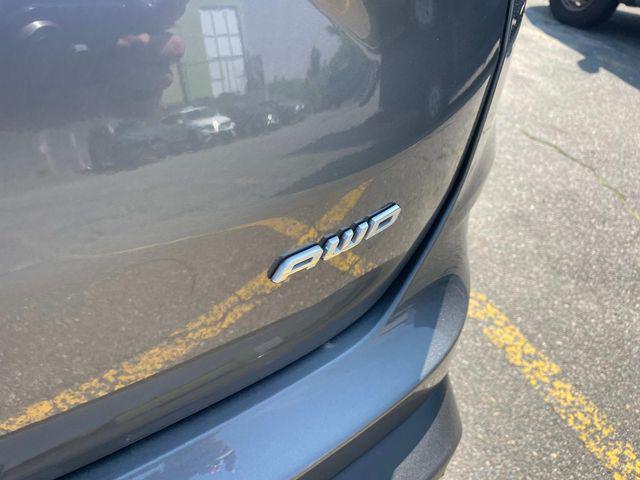 Photo of 2024 Gray Metallic Ford Edge