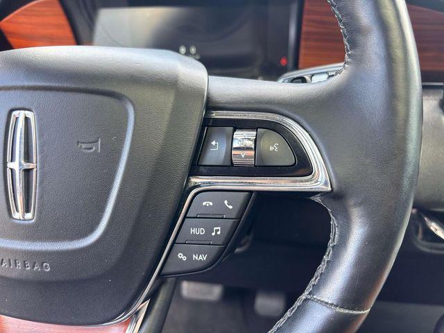 Photo of 2019 Infinite Black Metallic Lincoln Navigator