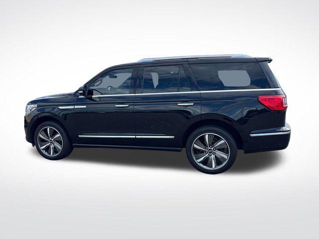 Photo of 2019 Infinite Black Metallic Lincoln Navigator