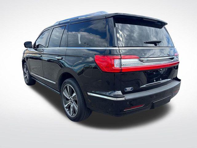 Photo of 2019 Infinite Black Metallic Lincoln Navigator