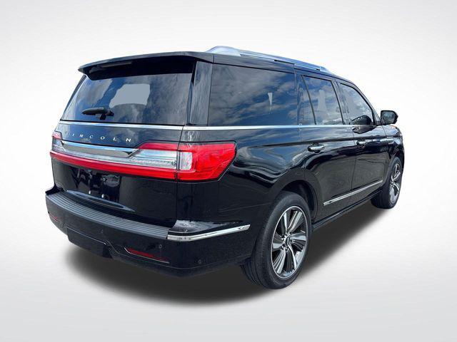 Photo of 2019 Infinite Black Metallic Lincoln Navigator