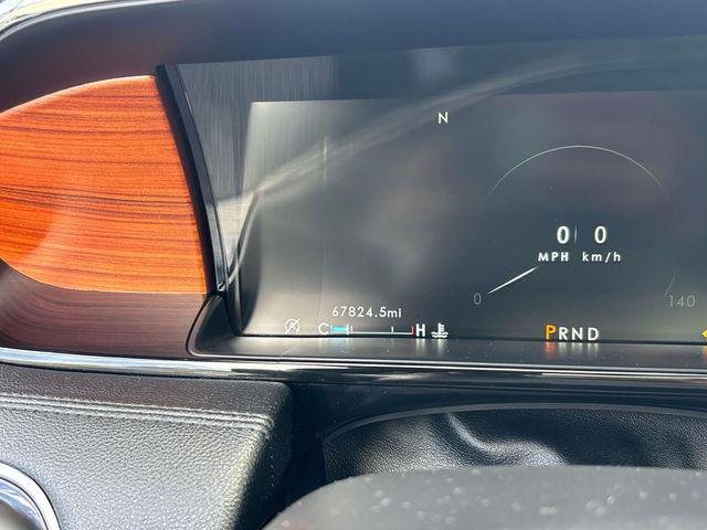 Photo of 2019 Infinite Black Metallic Lincoln Navigator