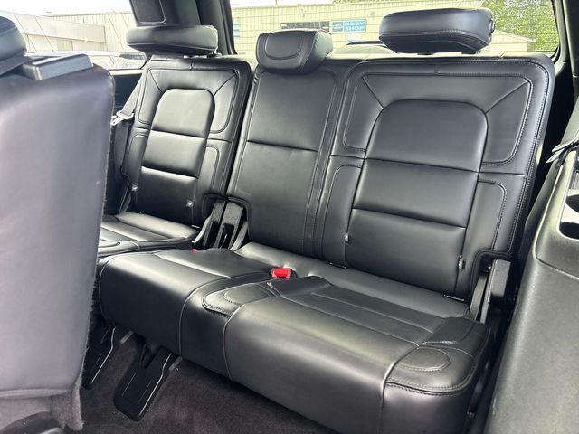 Photo of 2019 Infinite Black Metallic Lincoln Navigator
