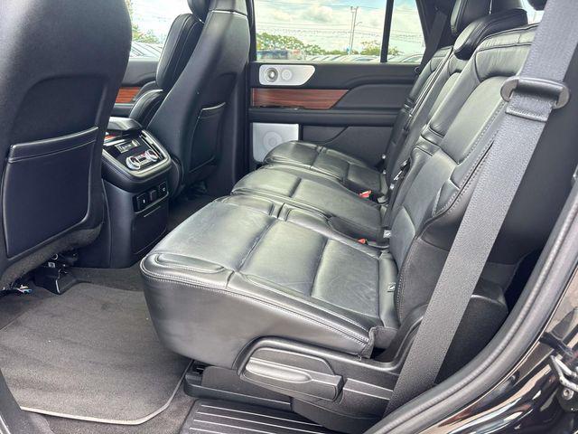Photo of 2019 Infinite Black Metallic Lincoln Navigator
