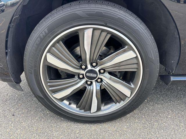 Photo of 2019 Infinite Black Metallic Lincoln Navigator
