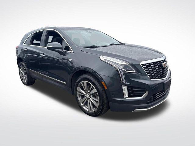 Photo of 2021 Stellar Black Metallic Cadillac XT5