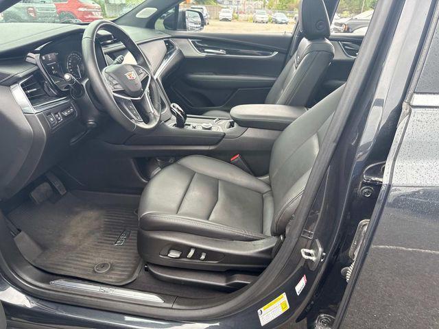 Photo of 2021 Stellar Black Metallic Cadillac XT5