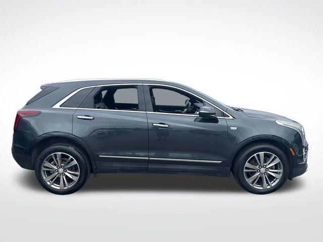 Photo of 2021 Stellar Black Metallic Cadillac XT5