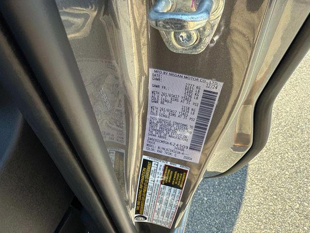 Photo of 2025 Gun Metallic Nissan Frontier
