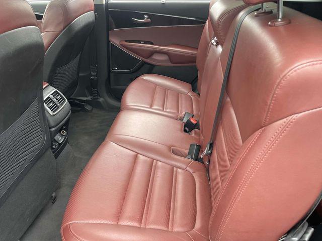 Photo of 2018 Ebony Black Kia Sorento