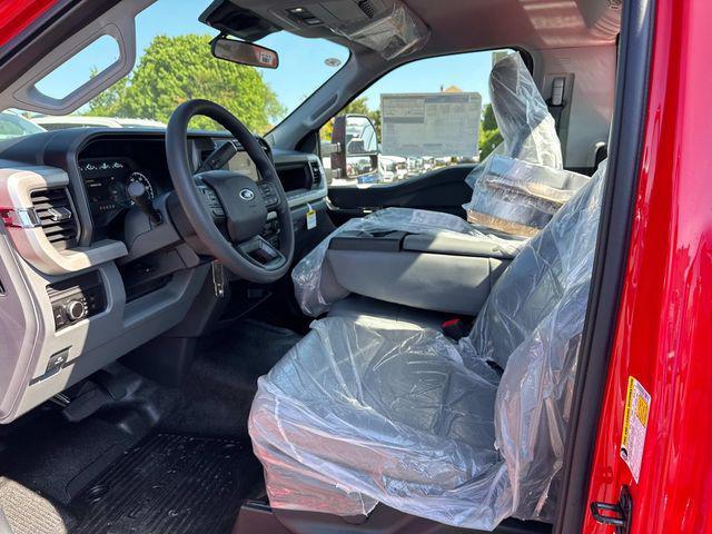 Photo of 2025 Race Red Ford F-350