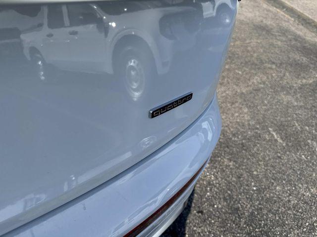 Photo of 2024 Gray Audi Q5