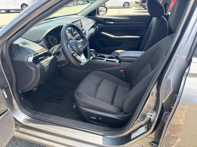 Photo of 2024 Gun Metallic Nissan Altima