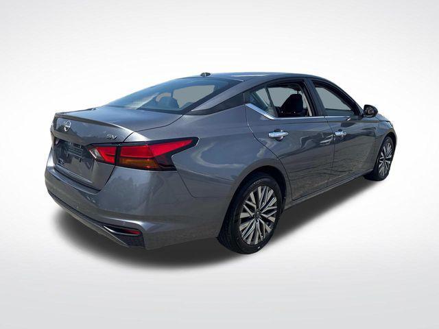 Photo of 2024 Gun Metallic Nissan Altima