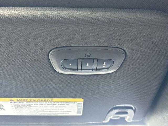 Photo of 2021 Diamond Black Crystal Pearl RAM 1500