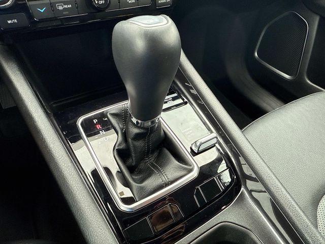 Photo of 2022 Bright White Clearcoat Jeep Compass