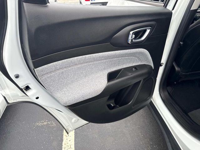 Photo of 2022 Bright White Clearcoat Jeep Compass