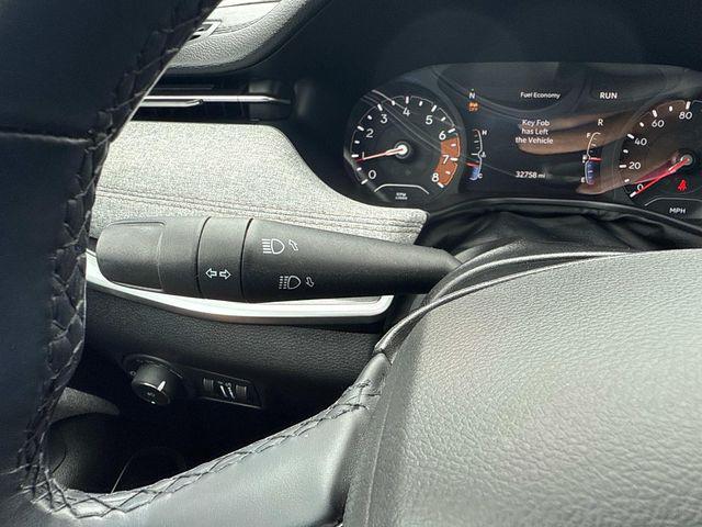 Photo of 2022 Bright White Clearcoat Jeep Compass