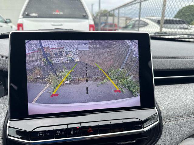 Photo of 2022 Bright White Clearcoat Jeep Compass
