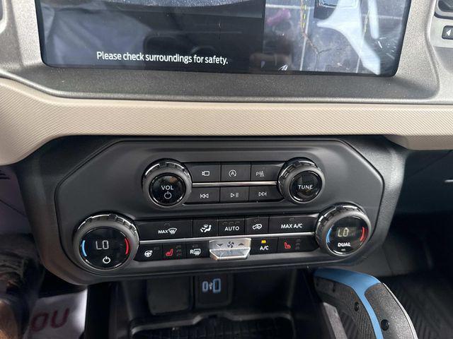 Photo of 2024 Shadow Black Ford Bronco