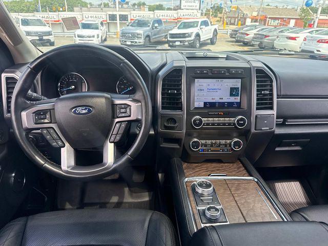 Photo of 2021 Agate Black Metallic Ford Expedition