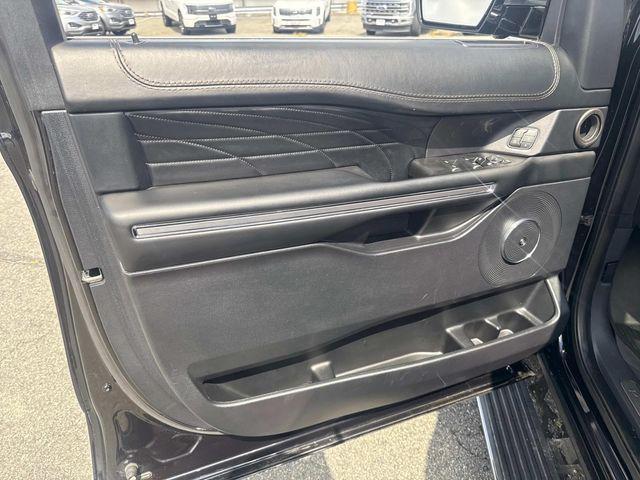 Photo of 2021 Agate Black Metallic Ford Expedition